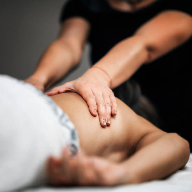 Lomi Lomi Massage: Everything You Should Know Before Getting One